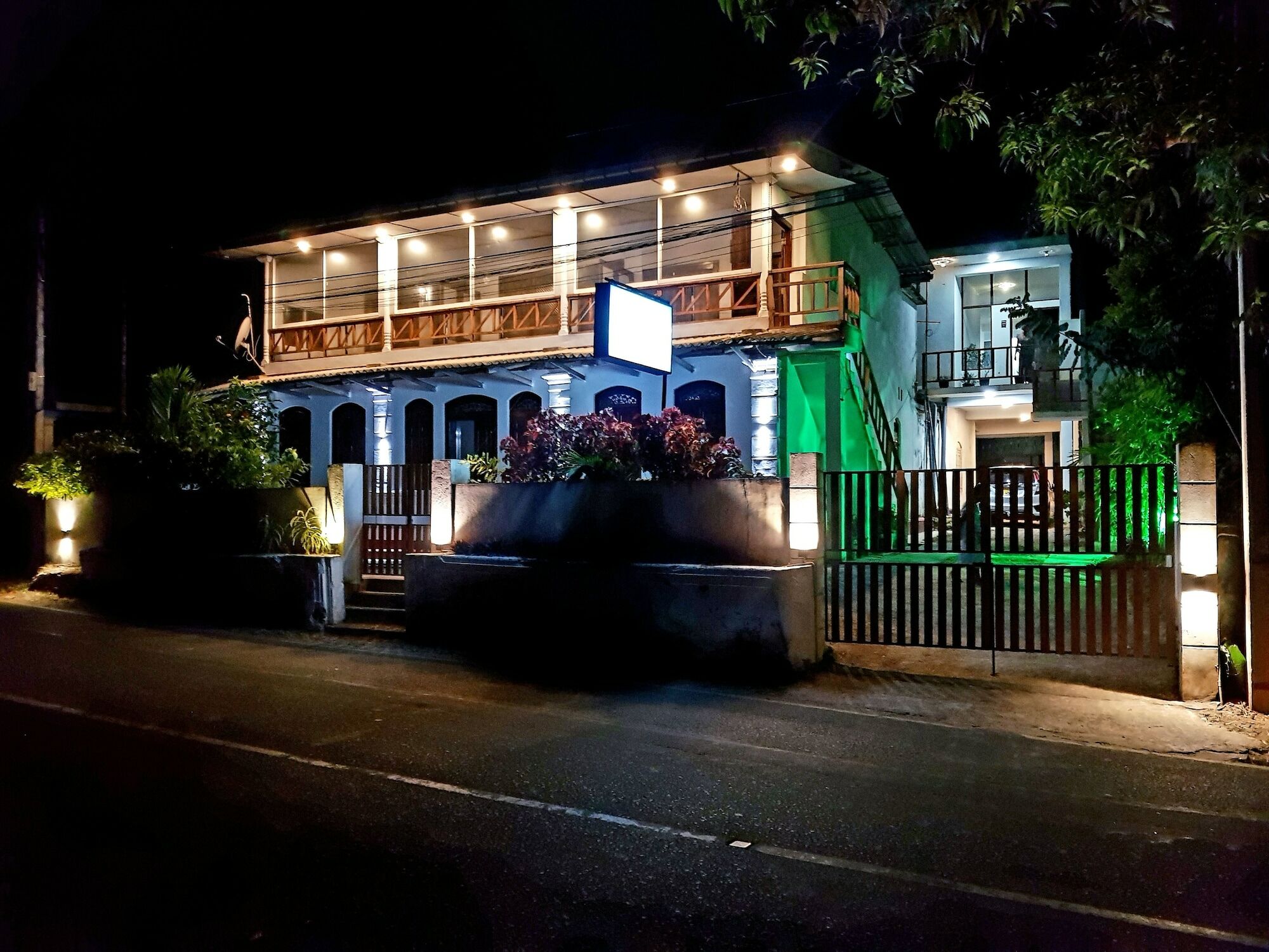 Villa Blue Ocean Mirissa Exterior foto