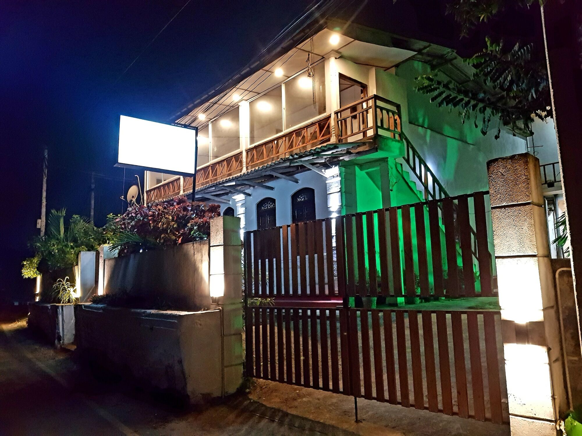 Villa Blue Ocean Mirissa Exterior foto